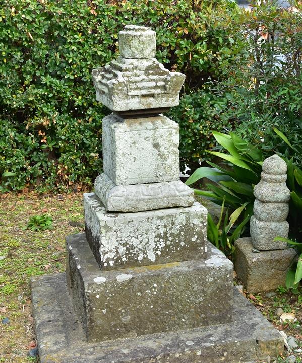 宝篋印塔