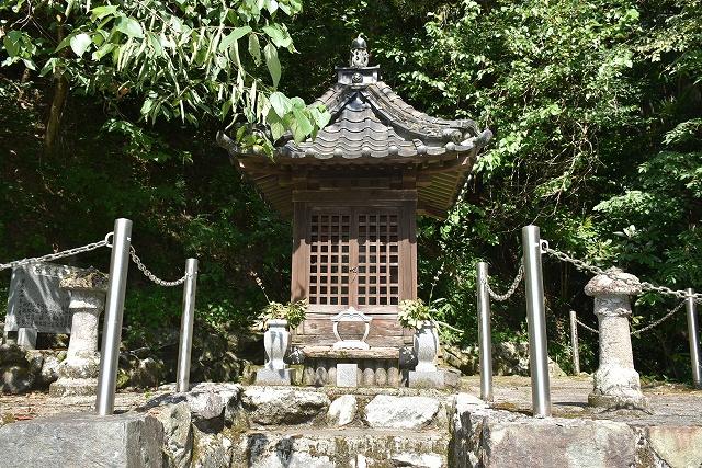 岩本将監の墓