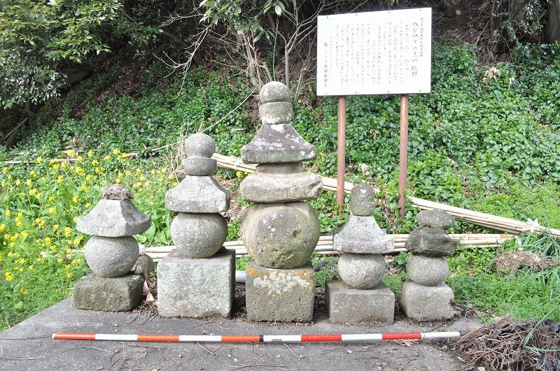 ハシロリの五輪塔群 西から撮影