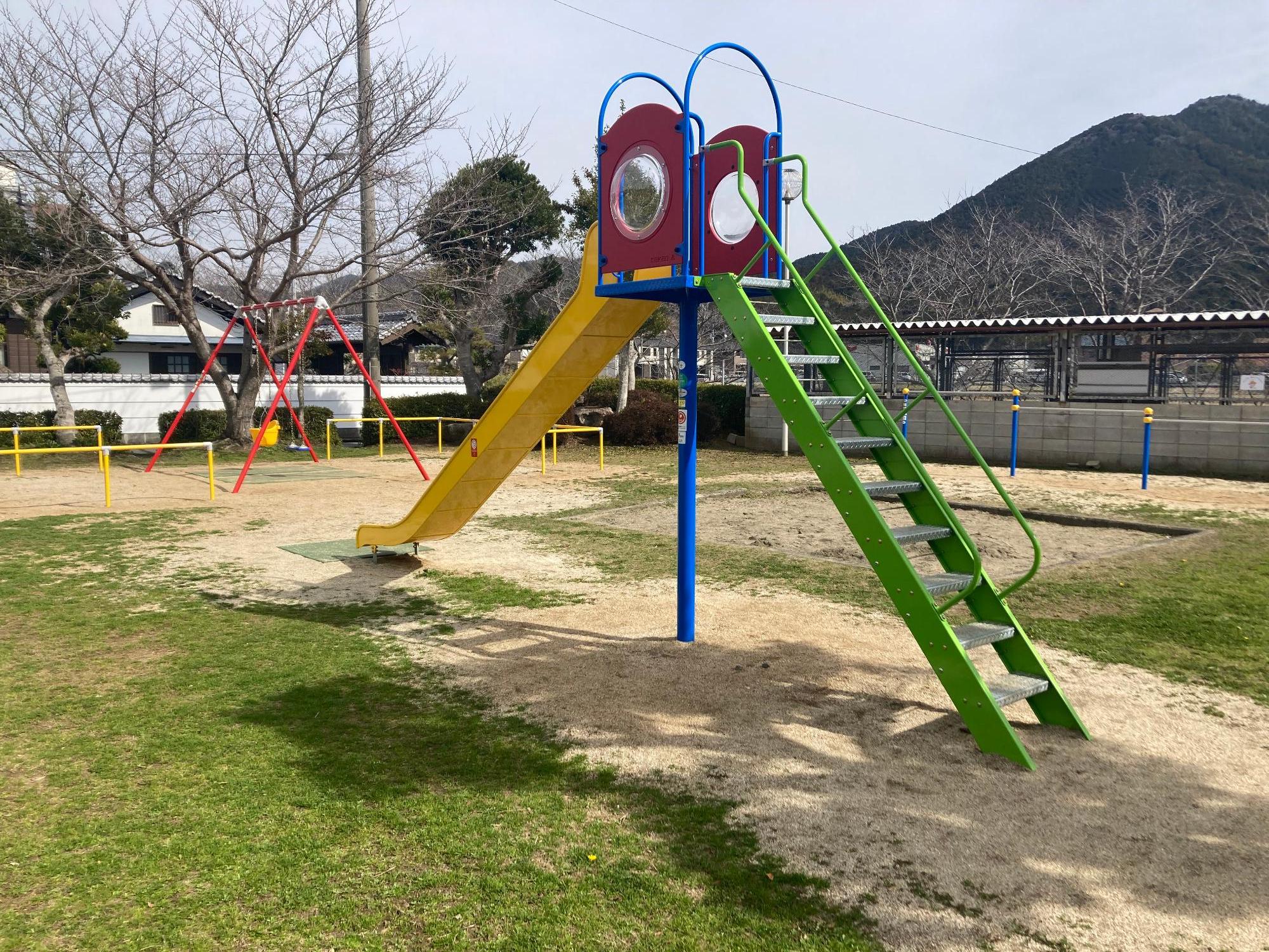 れんげ団地遊具