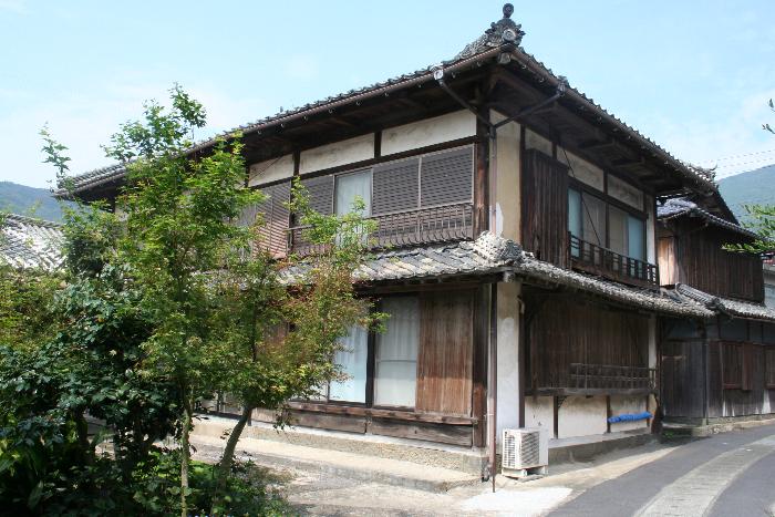 大高家のオリヤ養蚕外観