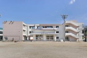 野村小学校の校舎の写真