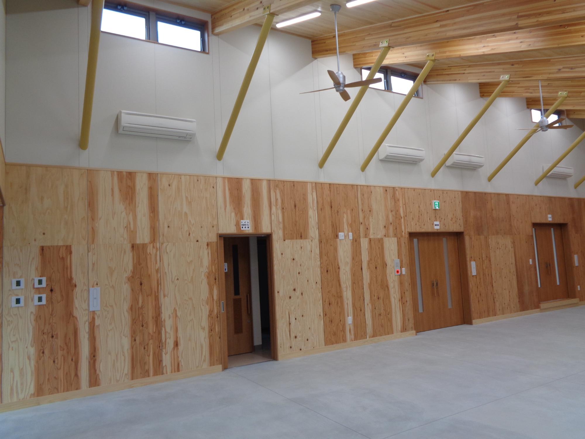 どすこいパーク管理棟内観