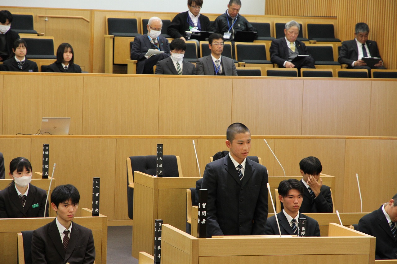 R07年12月24日_高校生と議会との意見交換会3