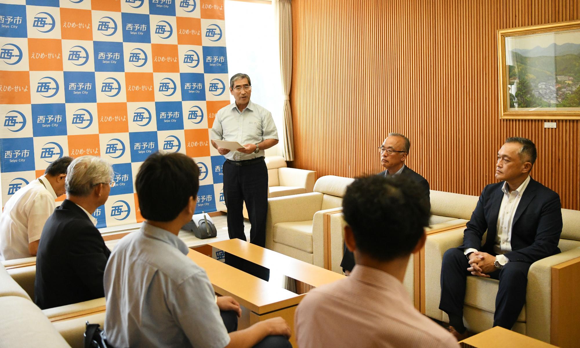 西村座長の挨拶