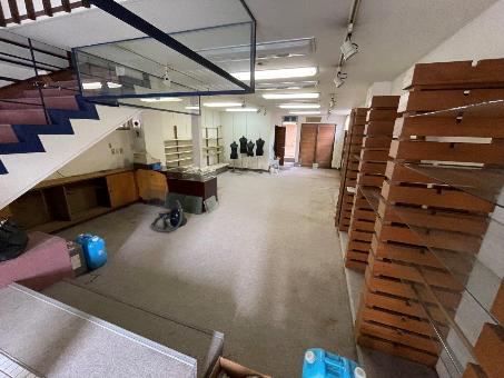 commercial 三瓶町二及